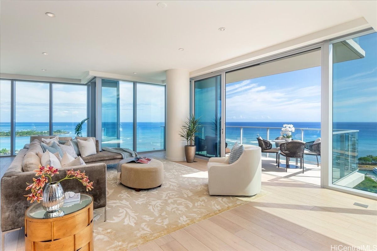 1118 Ala Moana Boulevard 2000/2002
