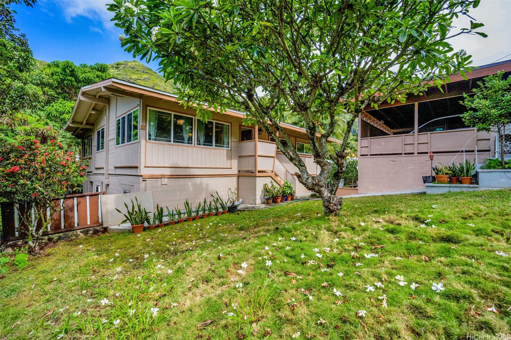 Aina Haina Home Residence