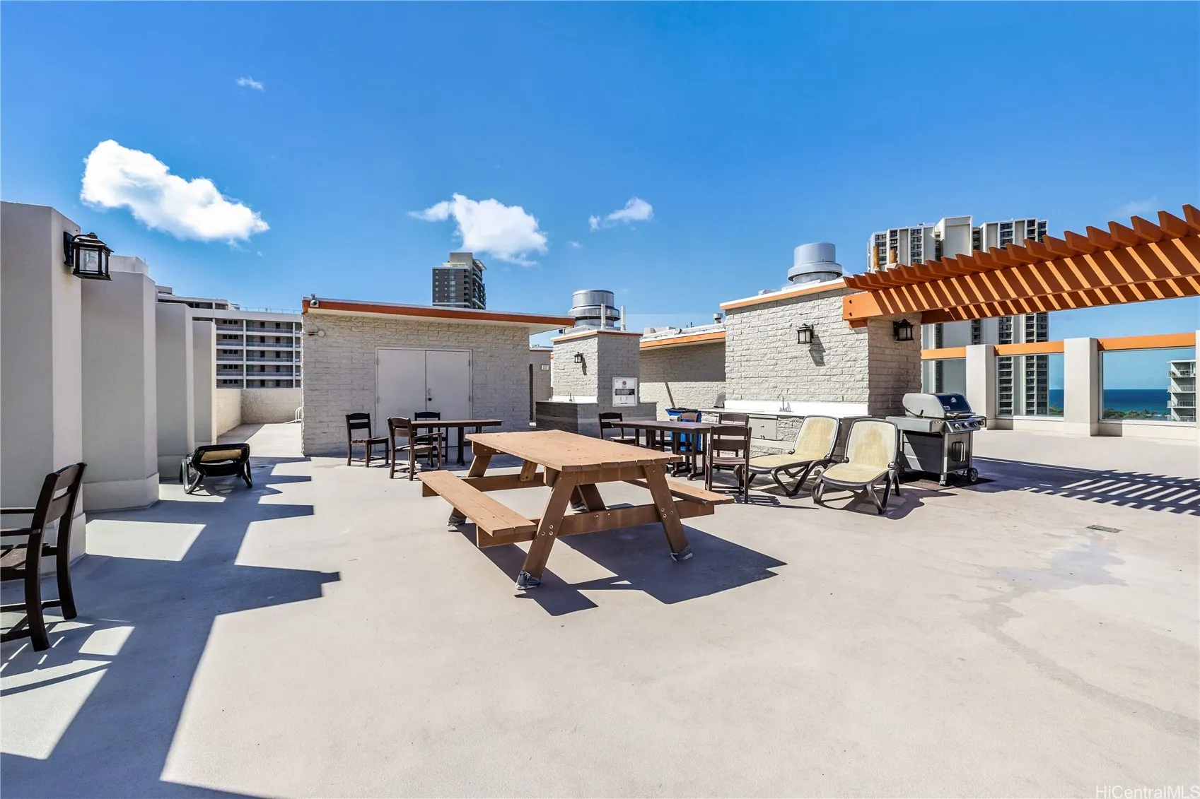 Honolulu, Hawaii 96814, United States, ,1 BathroomBathrooms,Residential,Active,214710