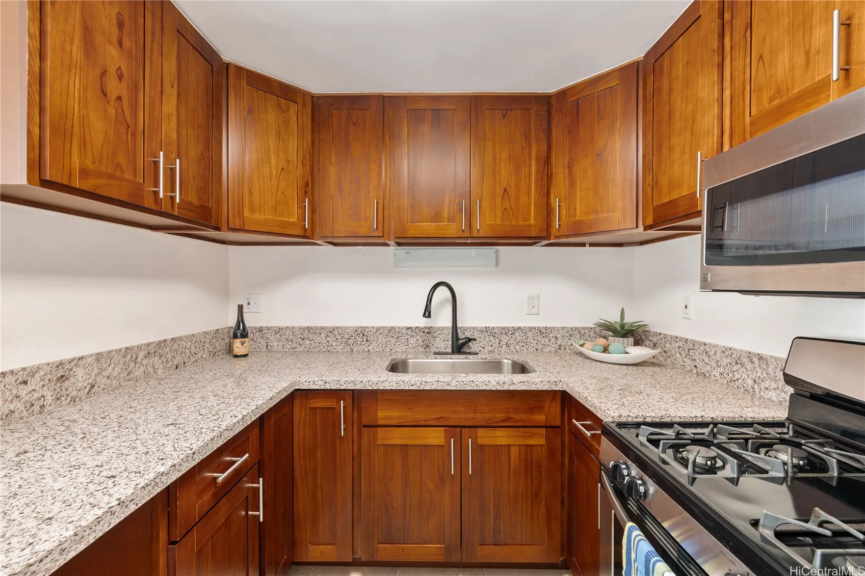 Honolulu, Hawaii 96814, United States, ,1 BathroomBathrooms,Residential,Active,214710