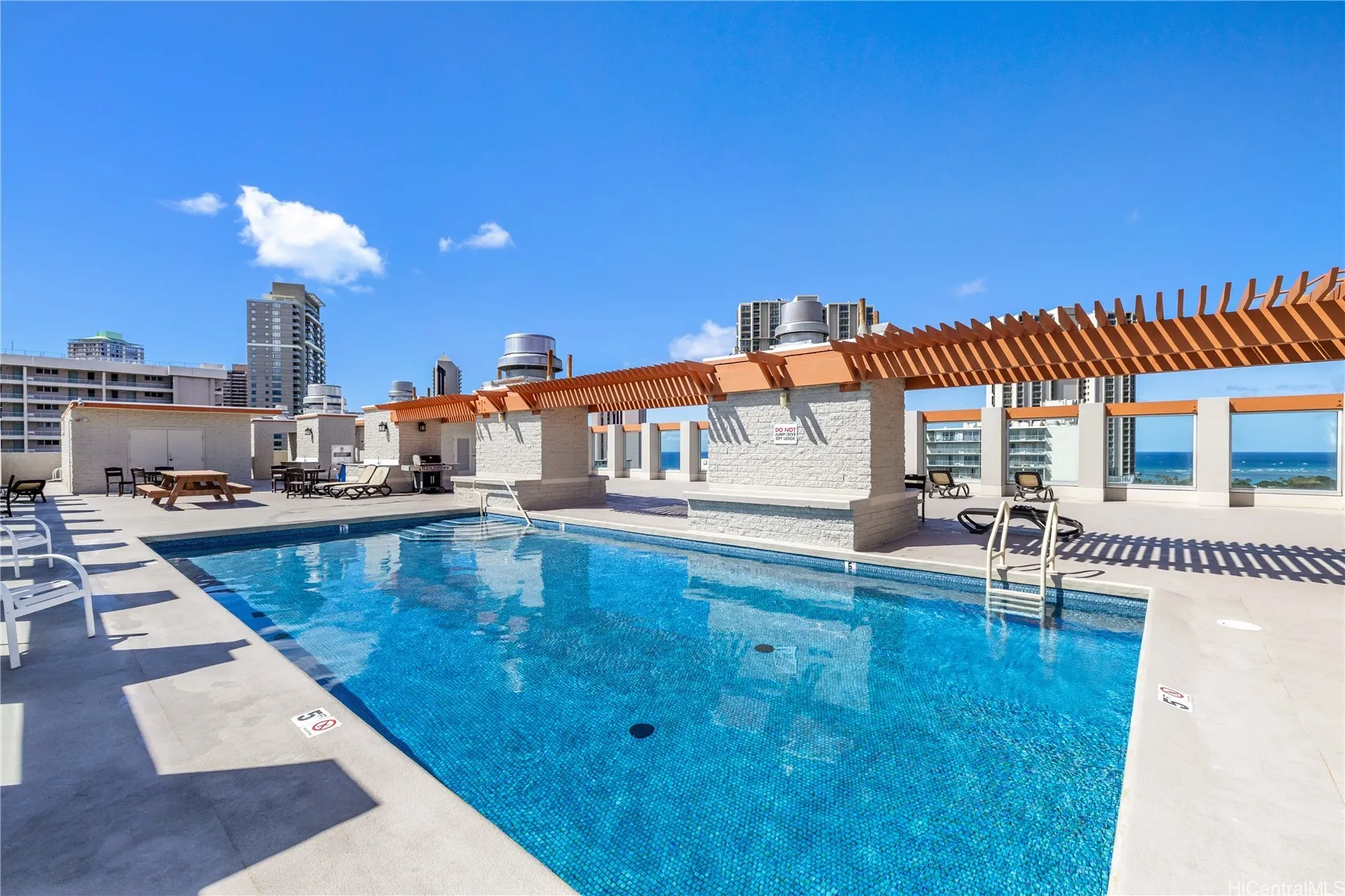 Honolulu, Hawaii 96814, United States, ,1 BathroomBathrooms,Residential,Active,214710