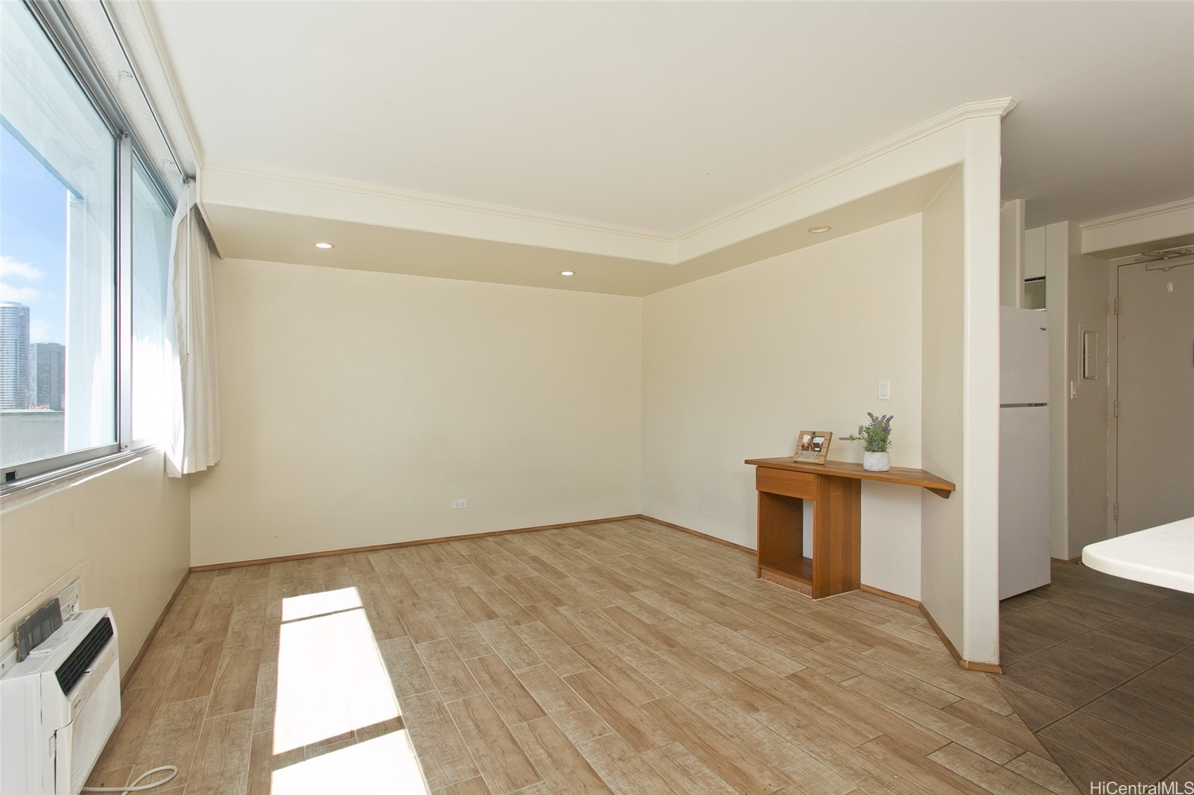 1560 Kanunu Street 805