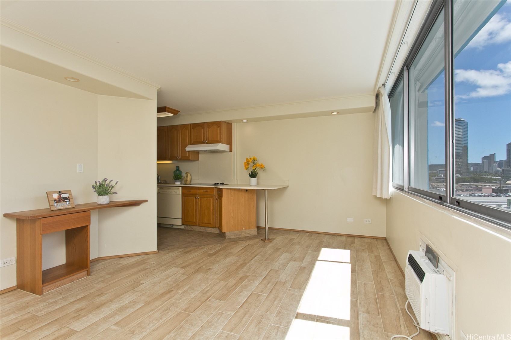 1560 Kanunu Street 805