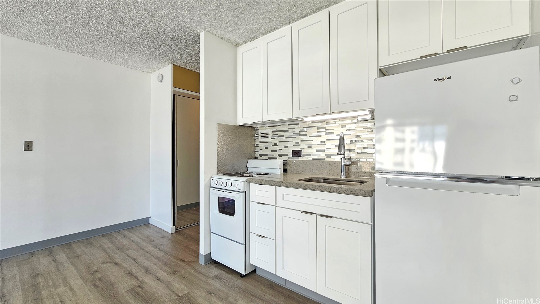 747 Amana Street 801