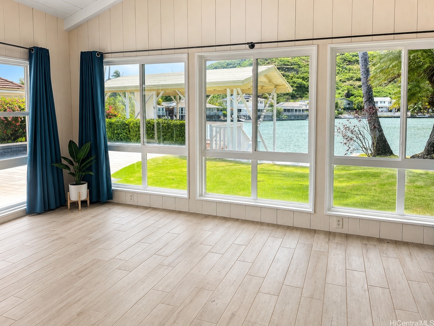 552 Kumukahi Place
