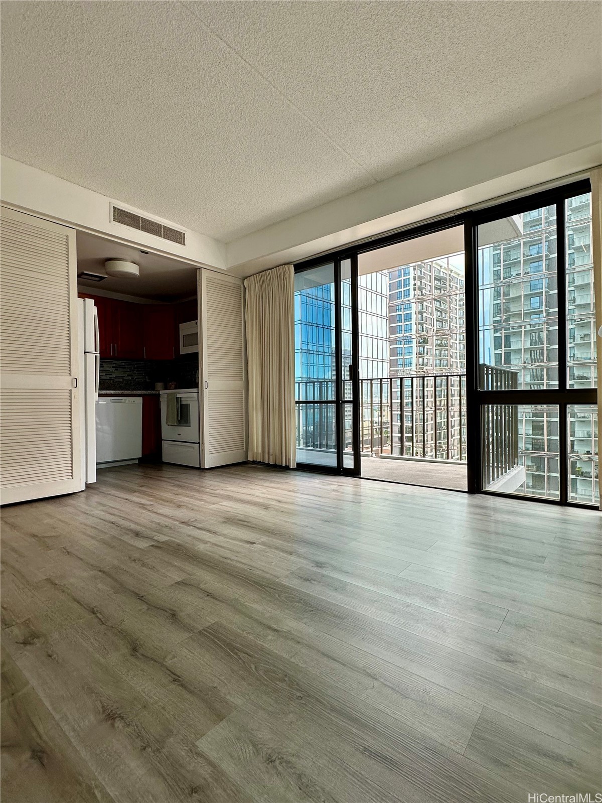 225 Queen Street 15C