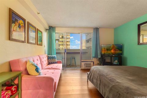 Photo of 2463 Kuhio Avenue #905, Honolulu, HI 96815 (MLS # 202527930)