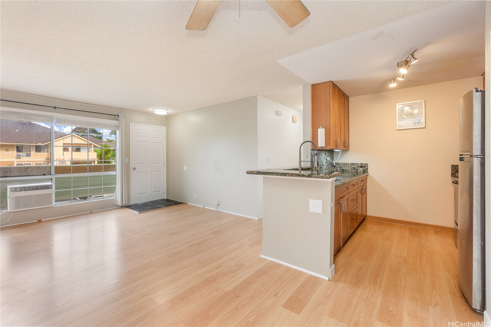 94-1457 Waipio Uka Street O203