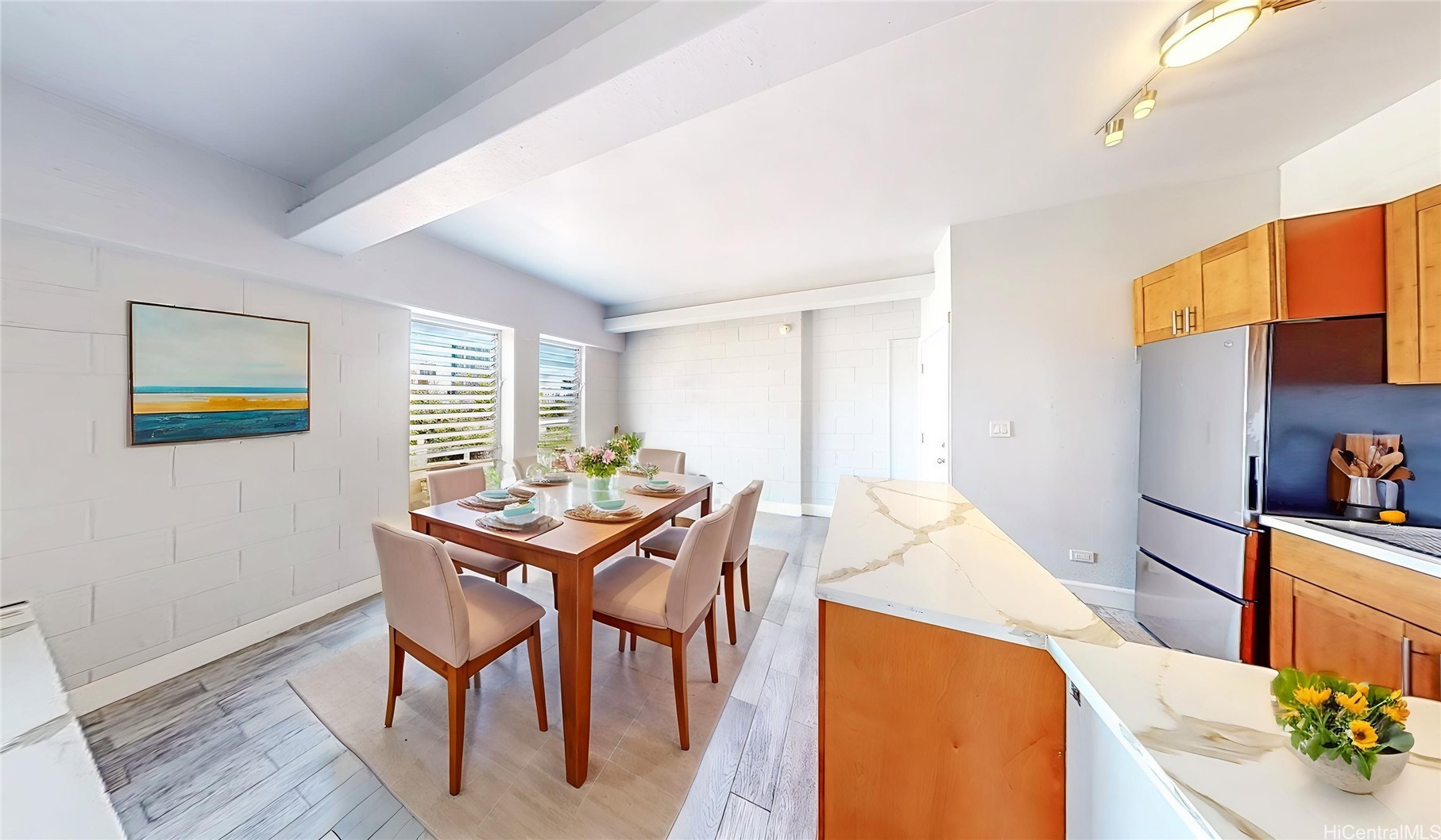 1096 S Beretania Street 301