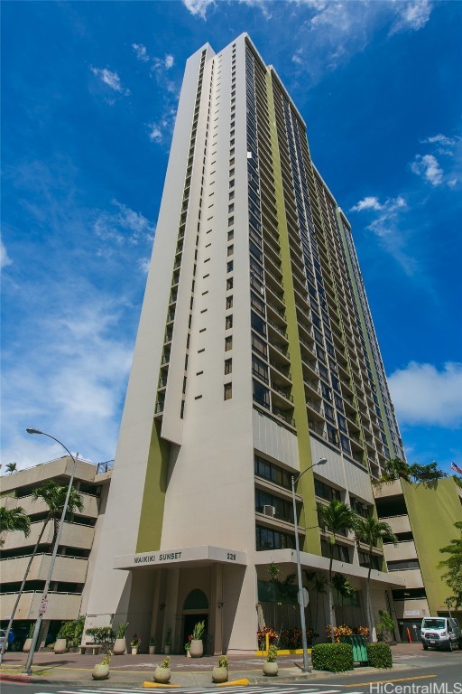 Waikiki Sunset Condominium