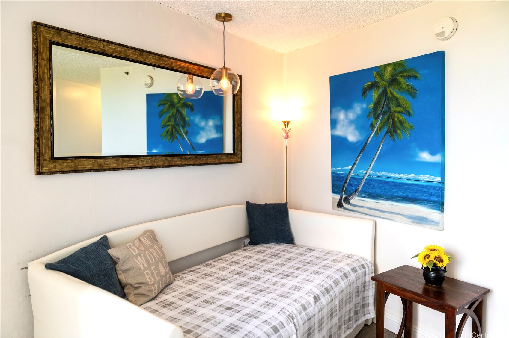 134 Kapahulu Avenue 707