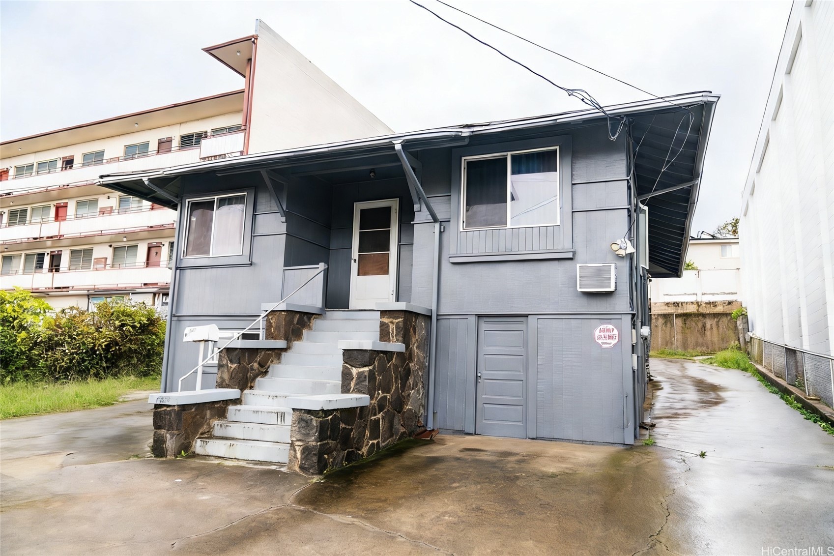 1208 N School Street