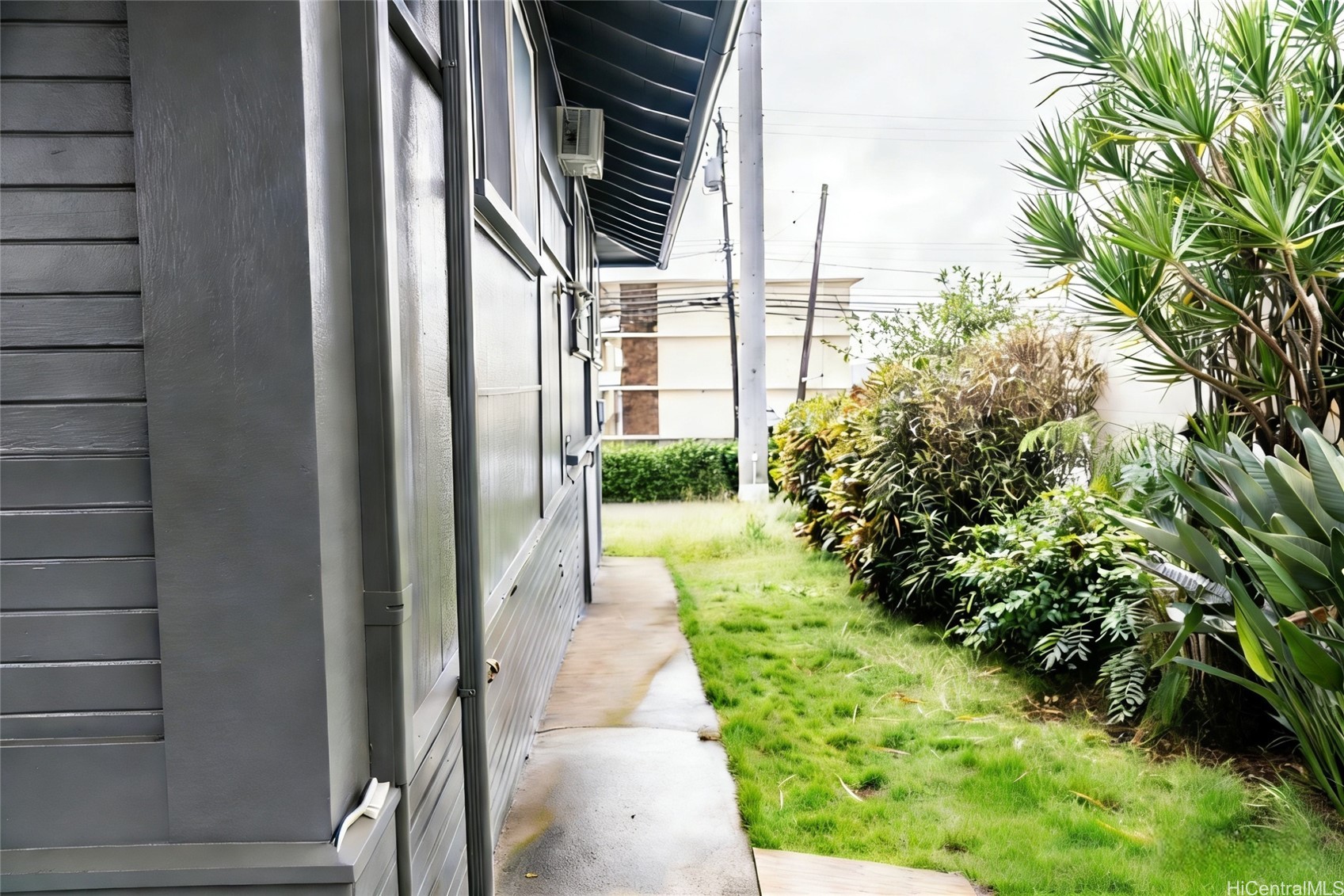 1208 N School Street