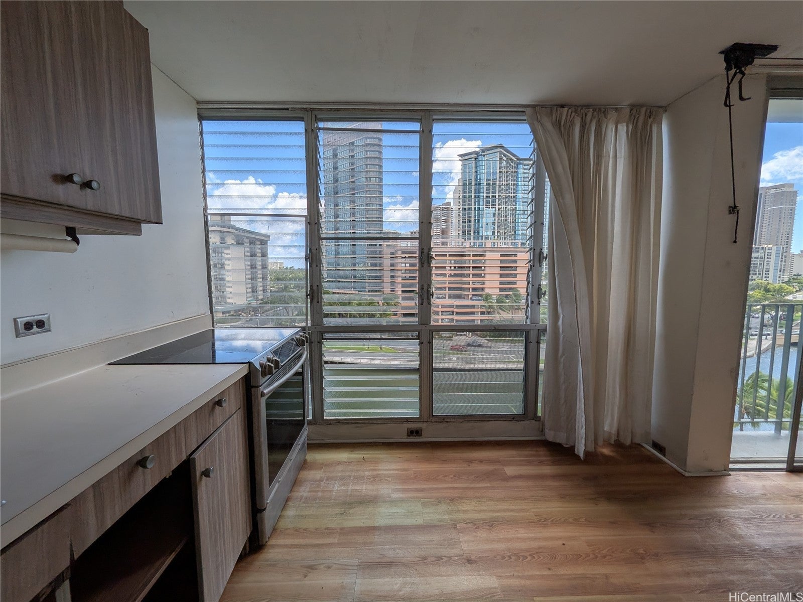620 Mccully Street 903