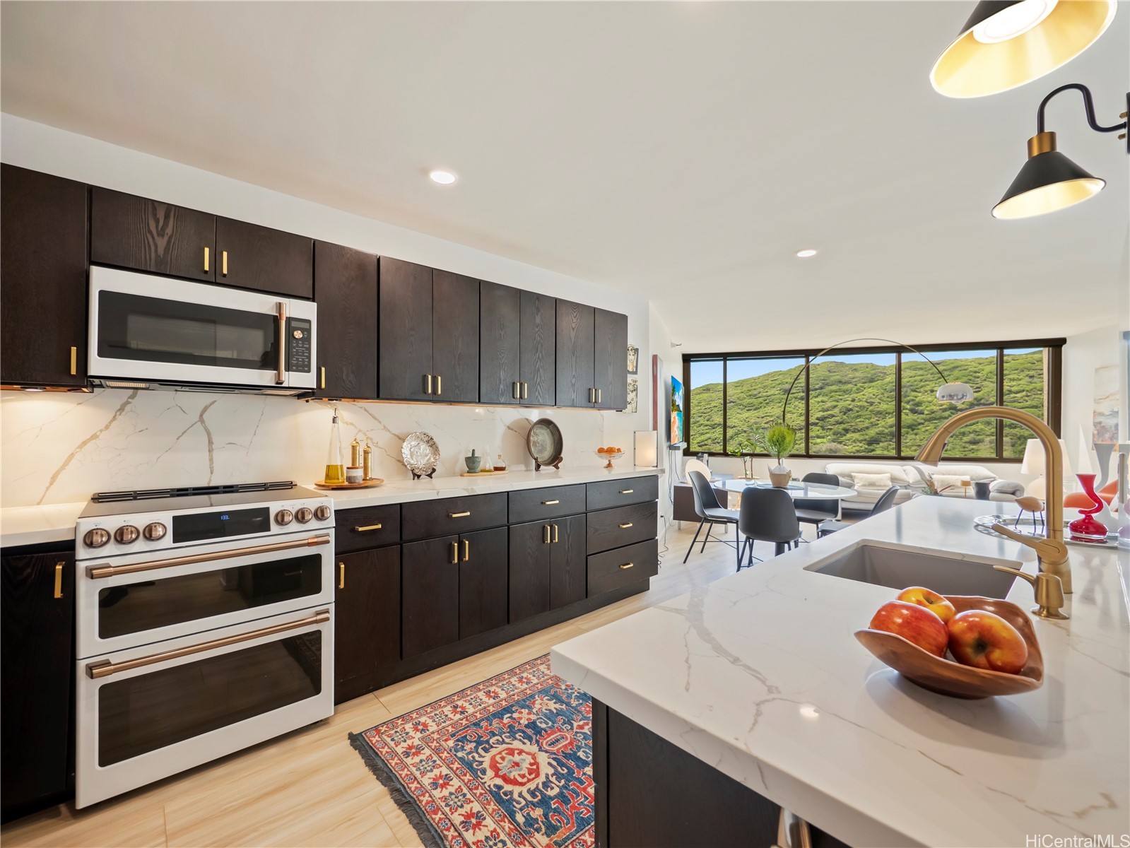 555 Hahaione Street 12E