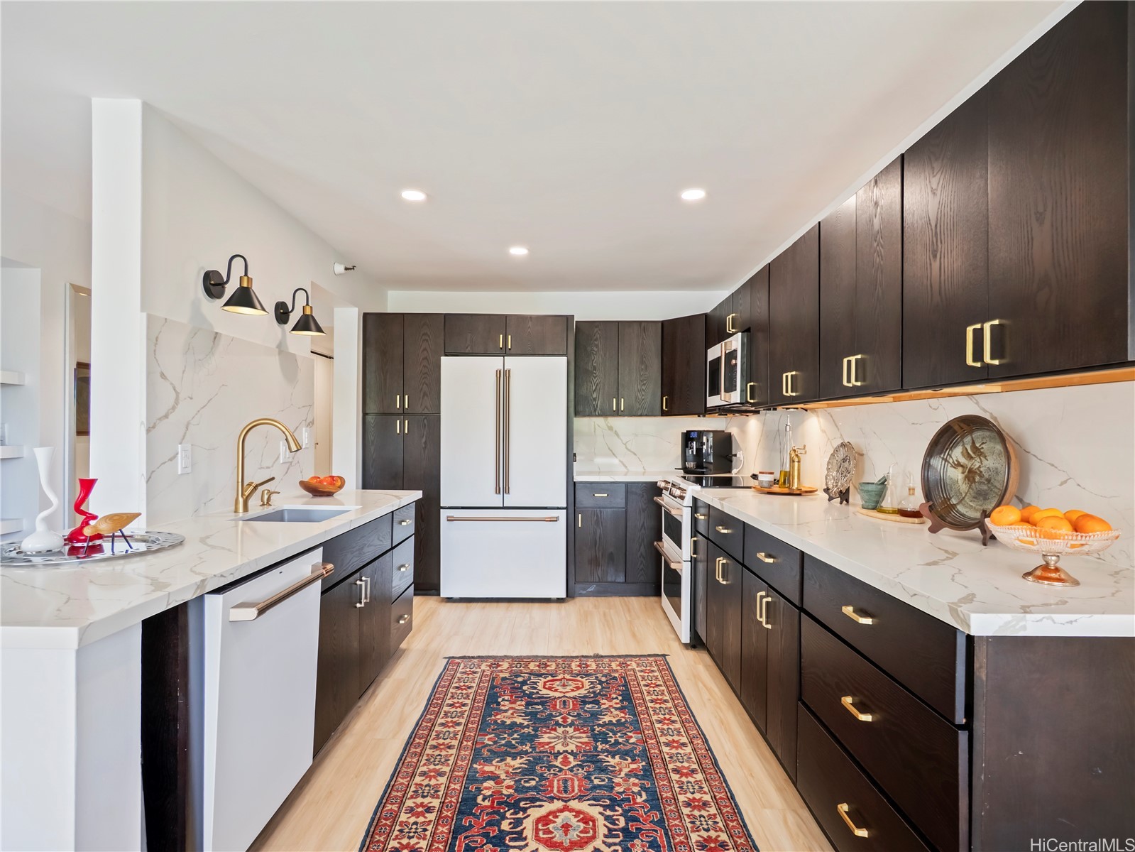 555 Hahaione Street 12E