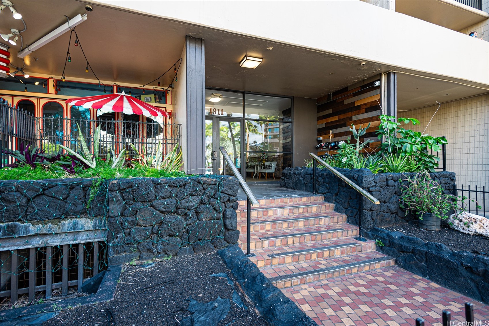 Kalakauan Condominium