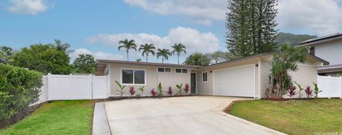 Photo of 1519 Uluhaku Place, Kailua, HI 96734 (MLS # 202608968)