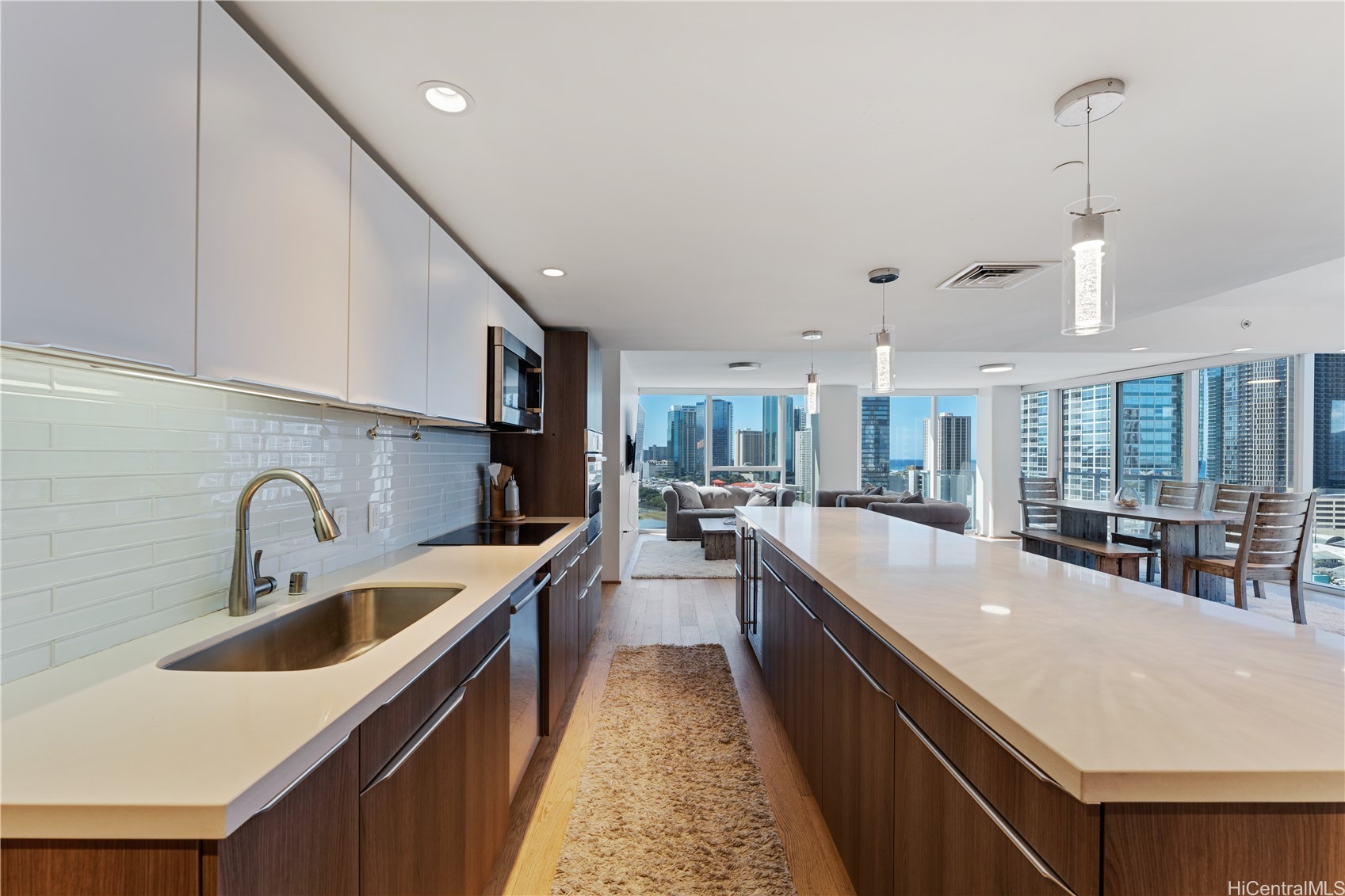 888 Kapiolani Boulevard 1605