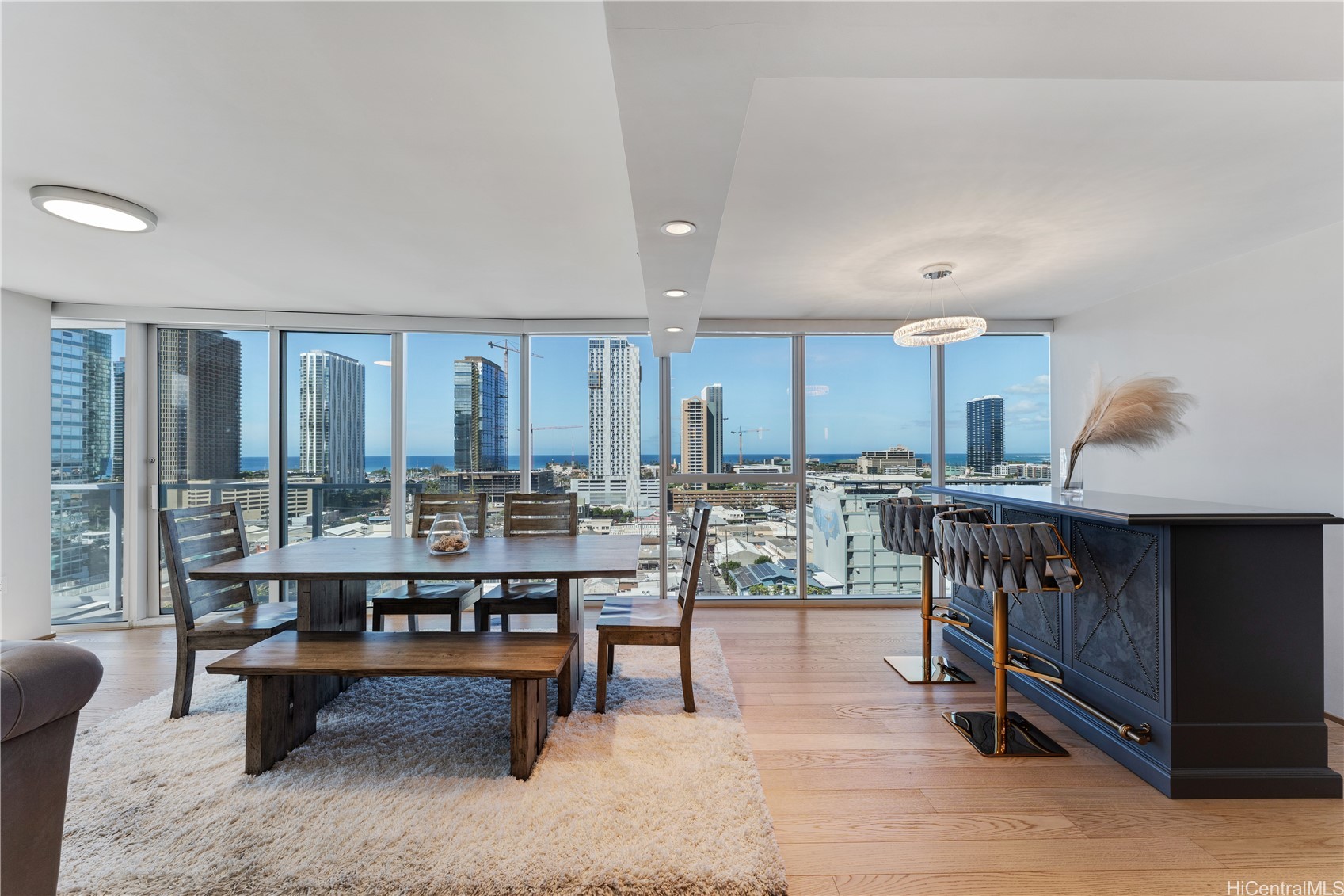 888 Kapiolani Boulevard 1605