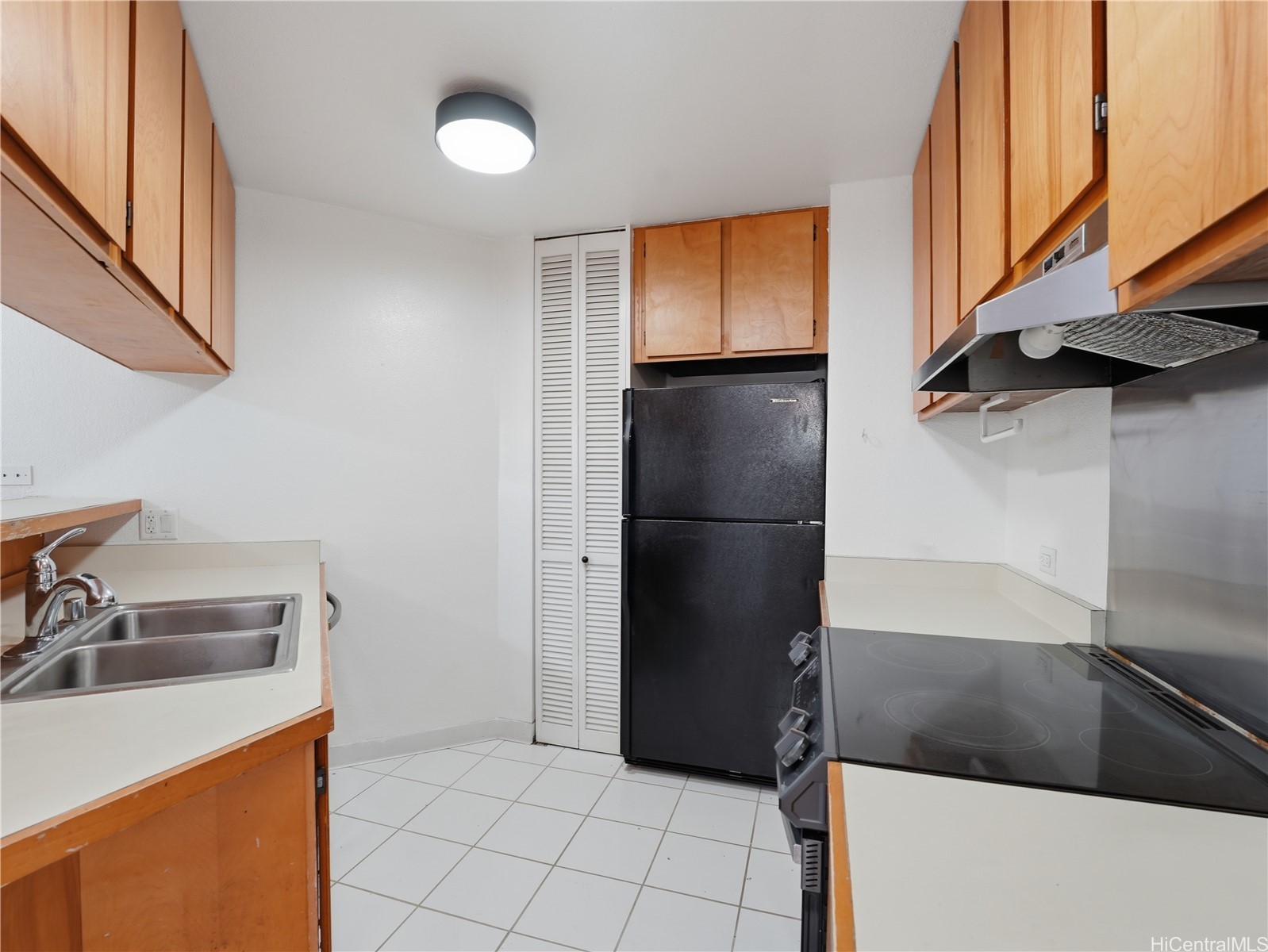 1441 Piikoi Street 706