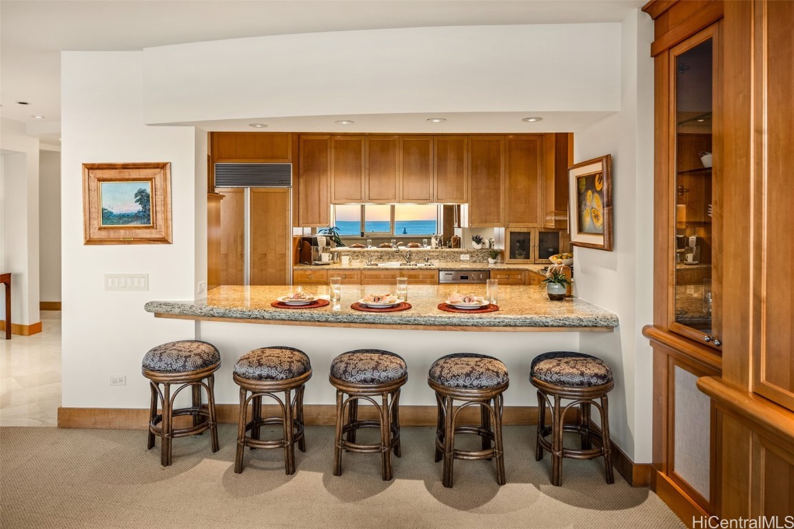 2895 Kalakaua Avenue Grand PH/PH 2