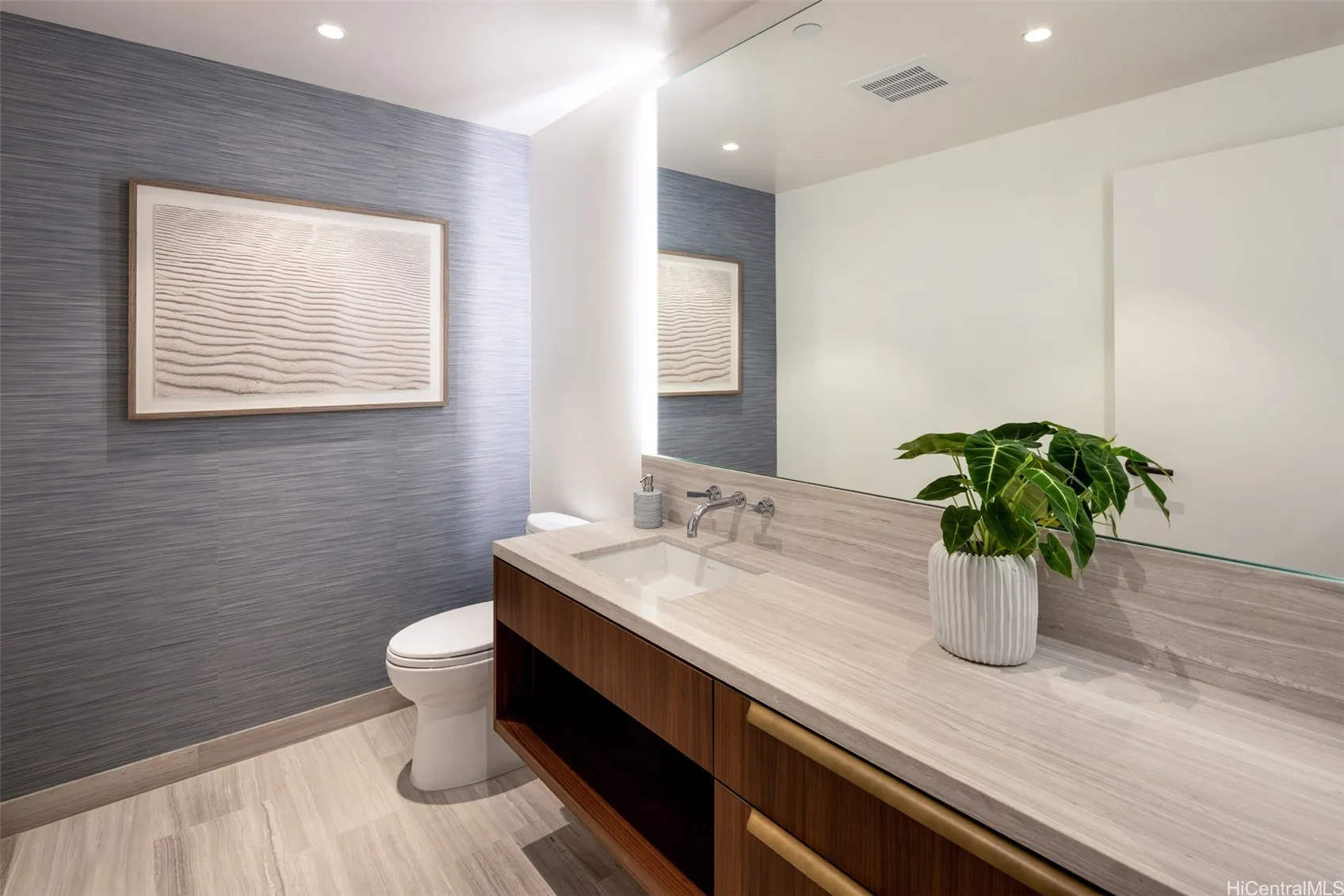 Honolulu, Hawaii 96814, United States, 3 Bedrooms Bedrooms, ,4 BathroomsBathrooms,Residential,Active,34595