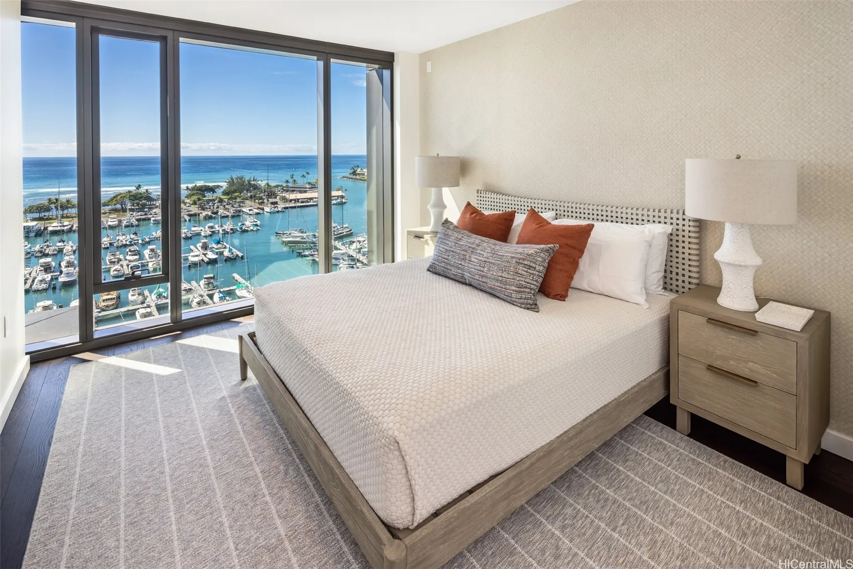 Honolulu, Hawaii 96814, United States, 3 Bedrooms Bedrooms, ,4 BathroomsBathrooms,Residential,Active,34595