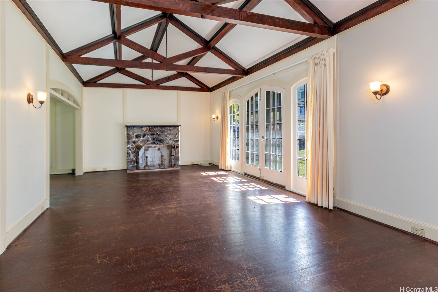 3422 Woodlawn Drive