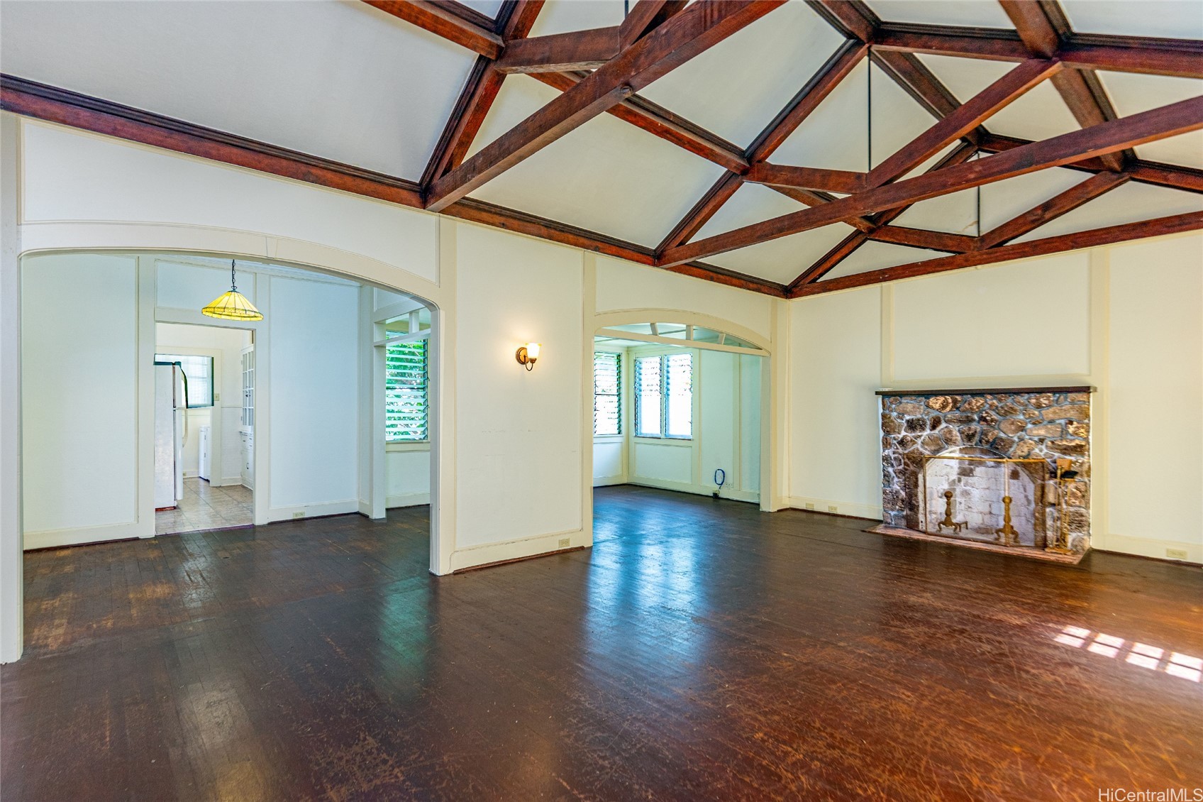 3422 Woodlawn Drive