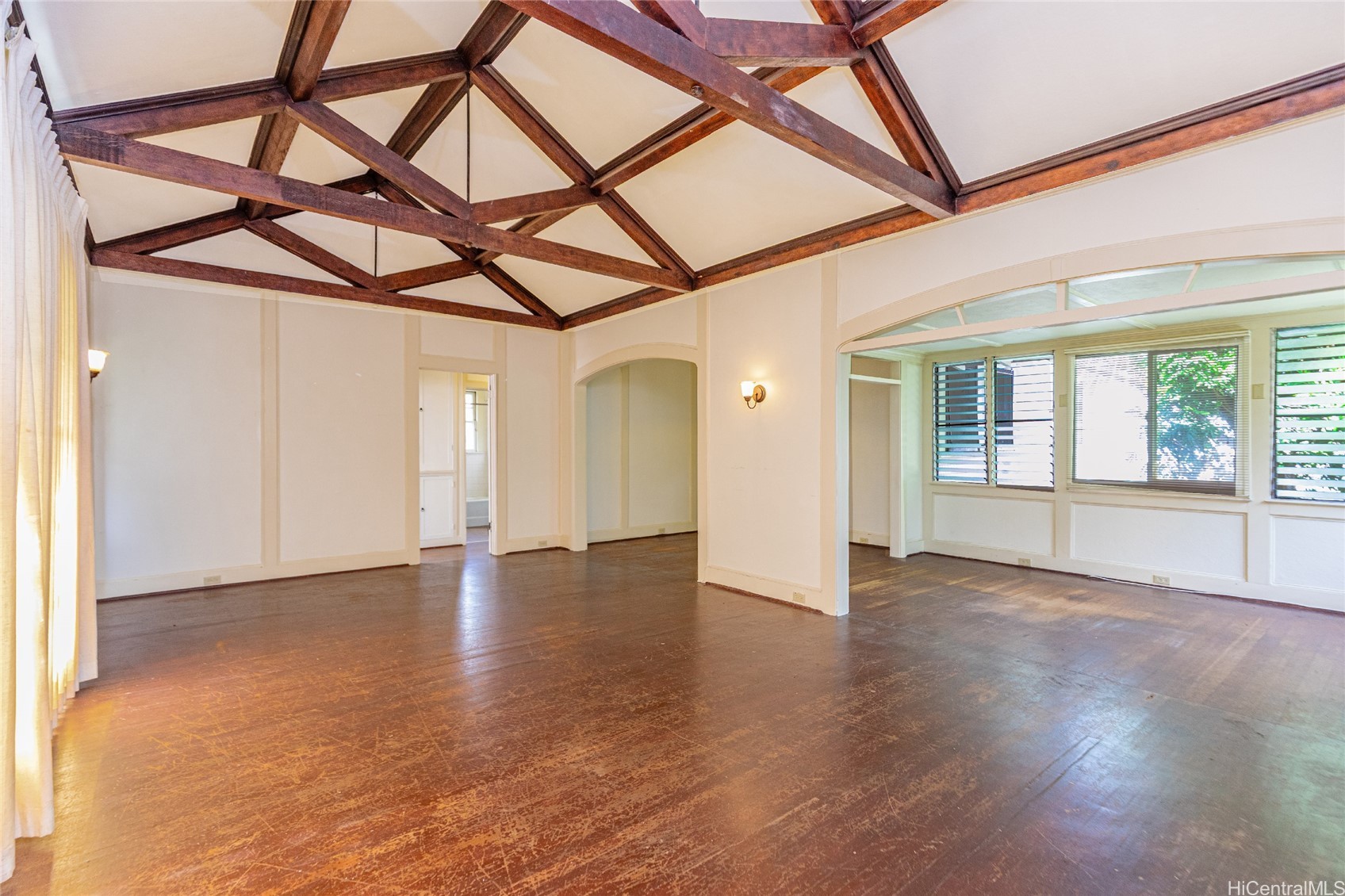 3422 Woodlawn Drive