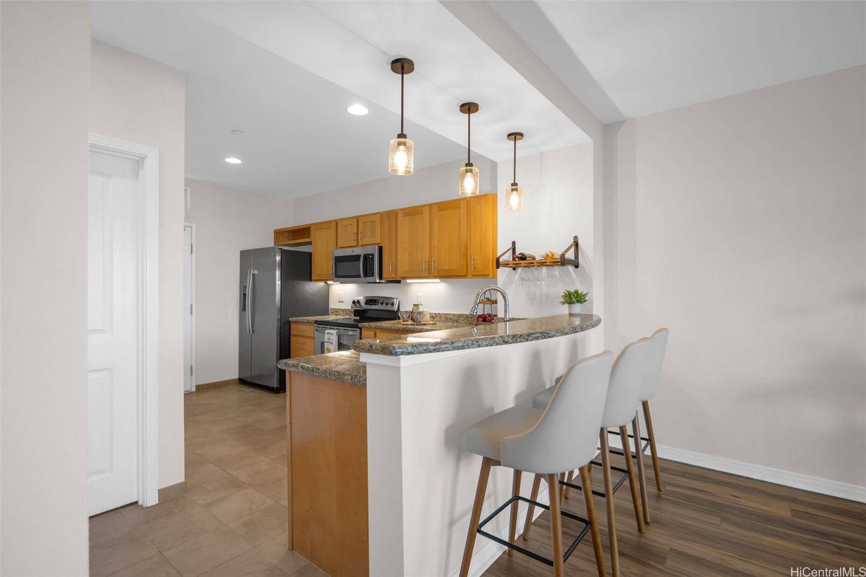 3708 Lower Honoapiilani Road E33