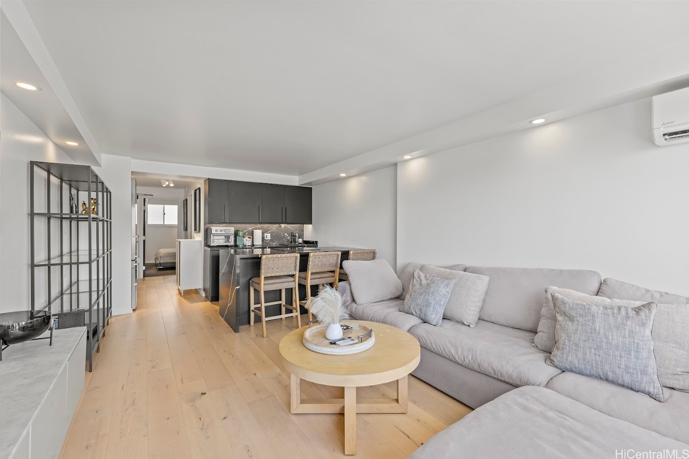 2211 Ala Wai Boulevard 906