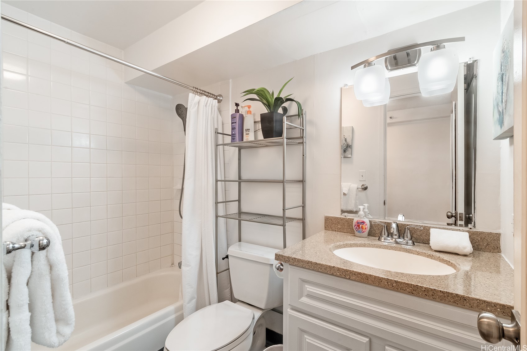 2450 Prince Edward Street 208A