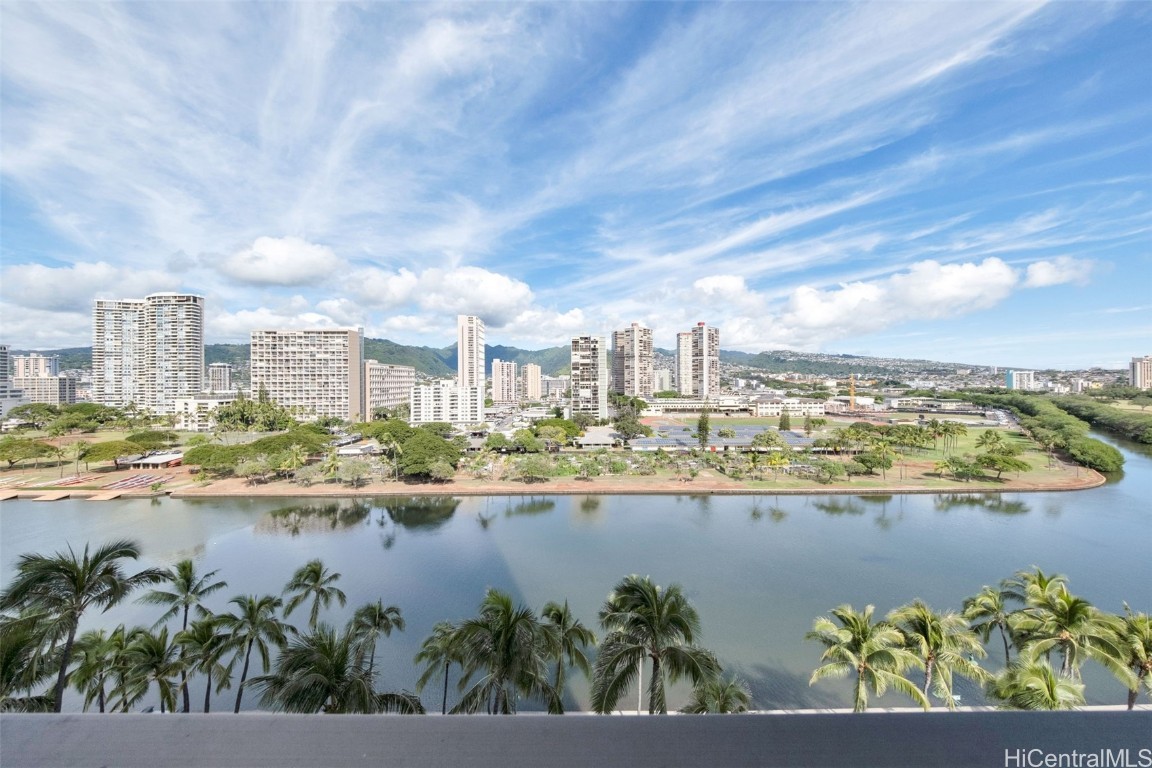 2121 Ala Wai Condominium