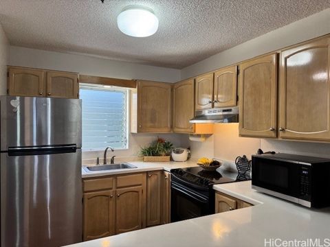 95-1050 Makaikai Street 10B Mililani HI 96789