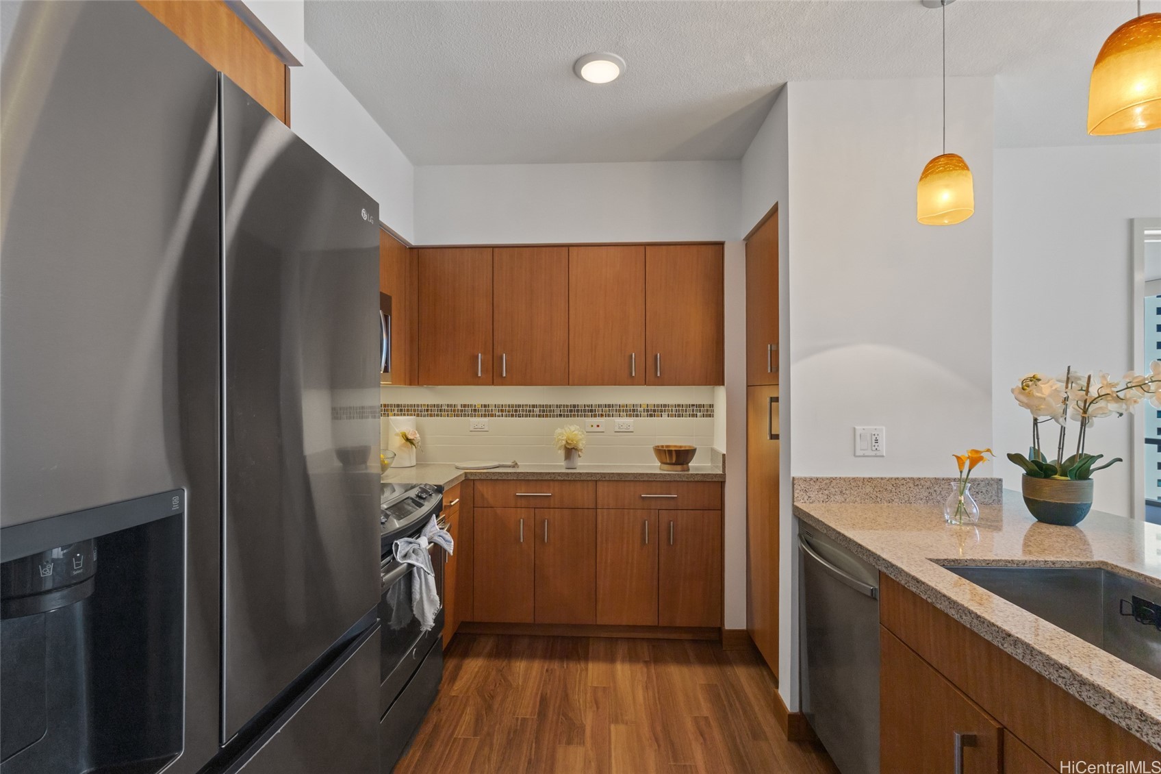555 South Street 2201