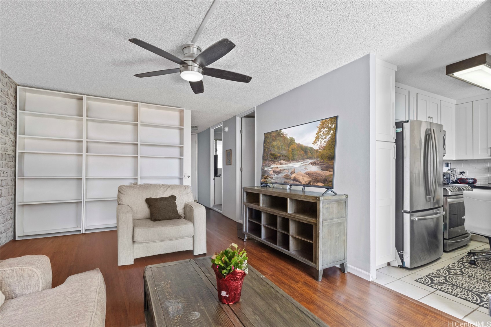 965 Prospect Street 404