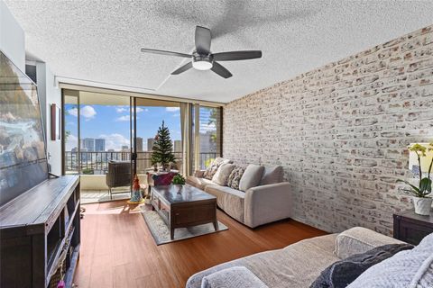 Photo of 965 Prospect Street #404, Honolulu, HI 96822 (MLS # 202528434)