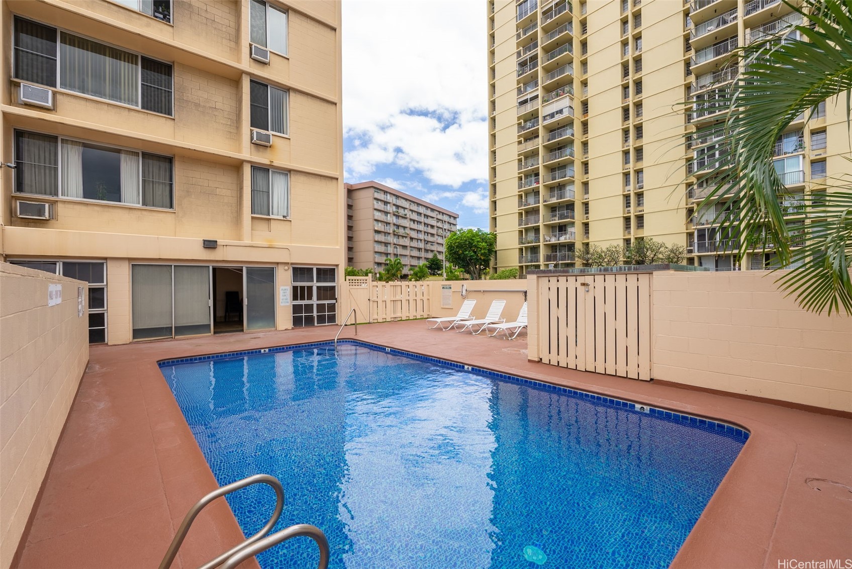Lakeside West Condominium