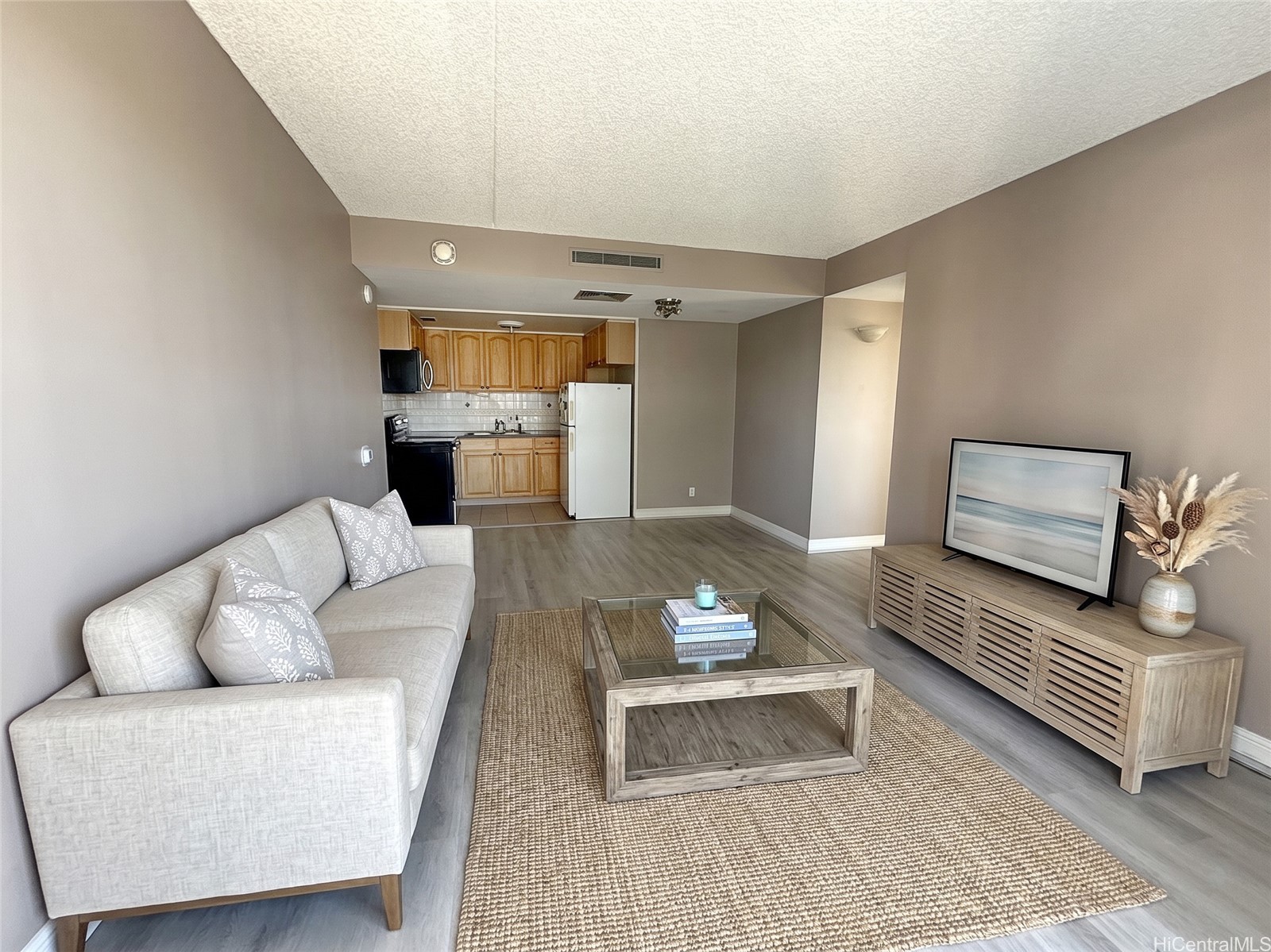 225 Queen Street 14A