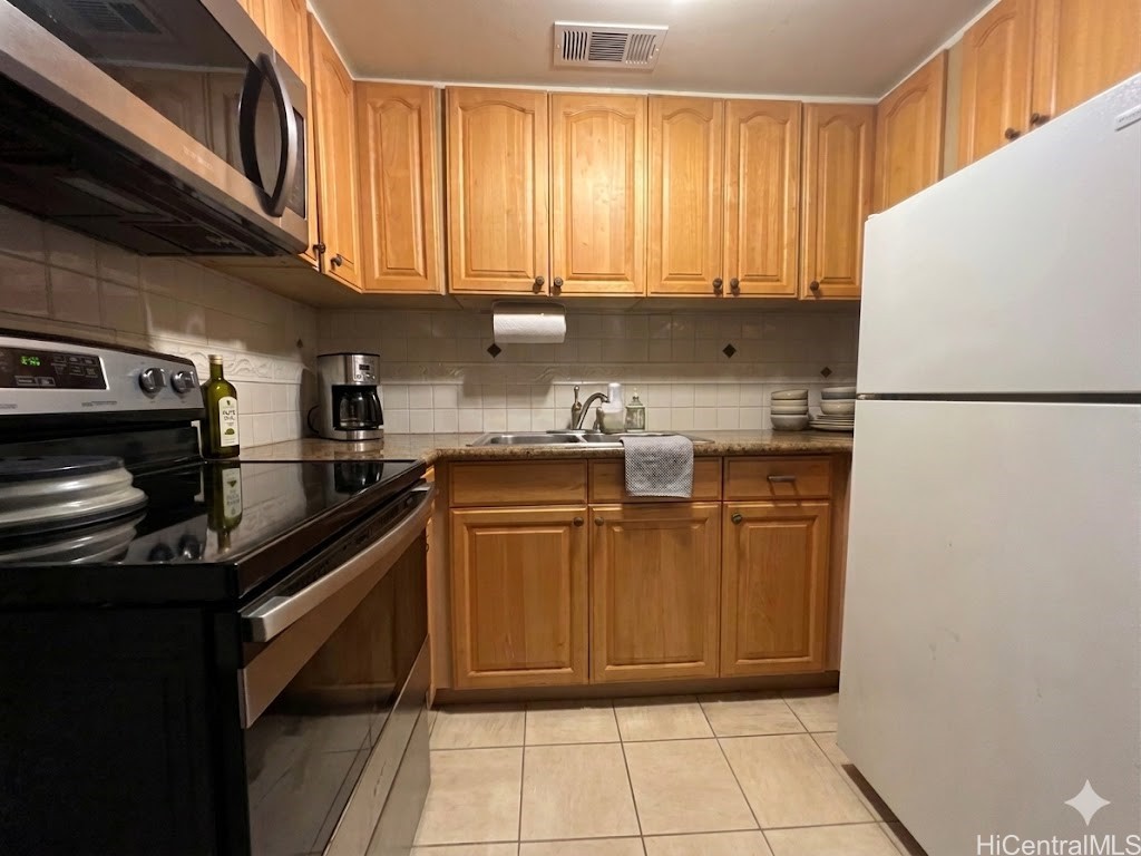 225 Queen Street 14A