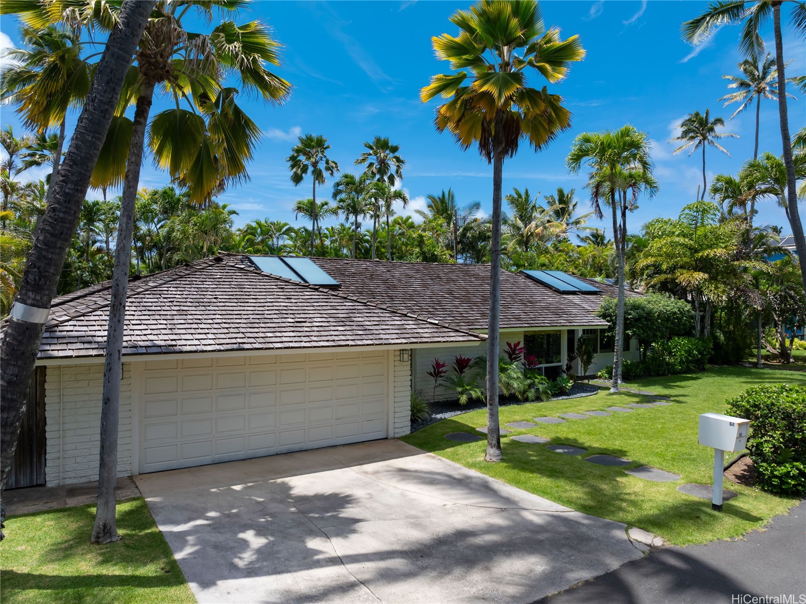 64 White Sands Place