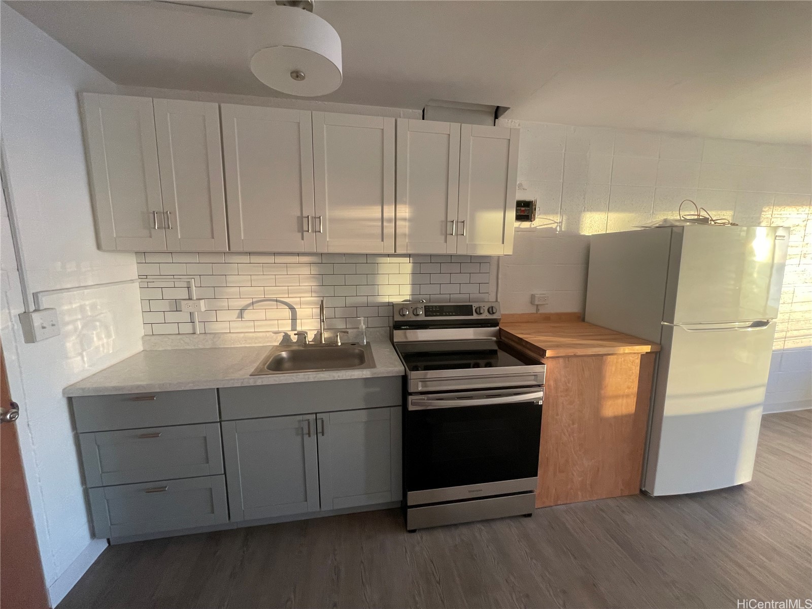 85-933 Bayview Street 403