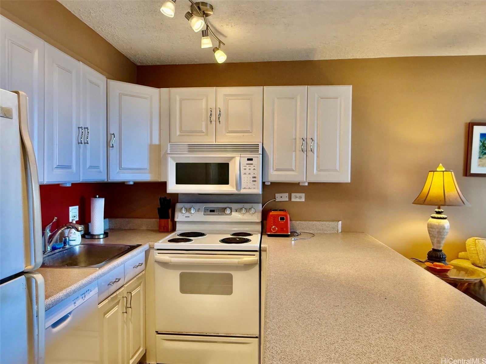 2140 Kuhio Avenue 1105