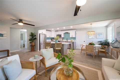 561 Kawainui Street B Kailua HI 96734