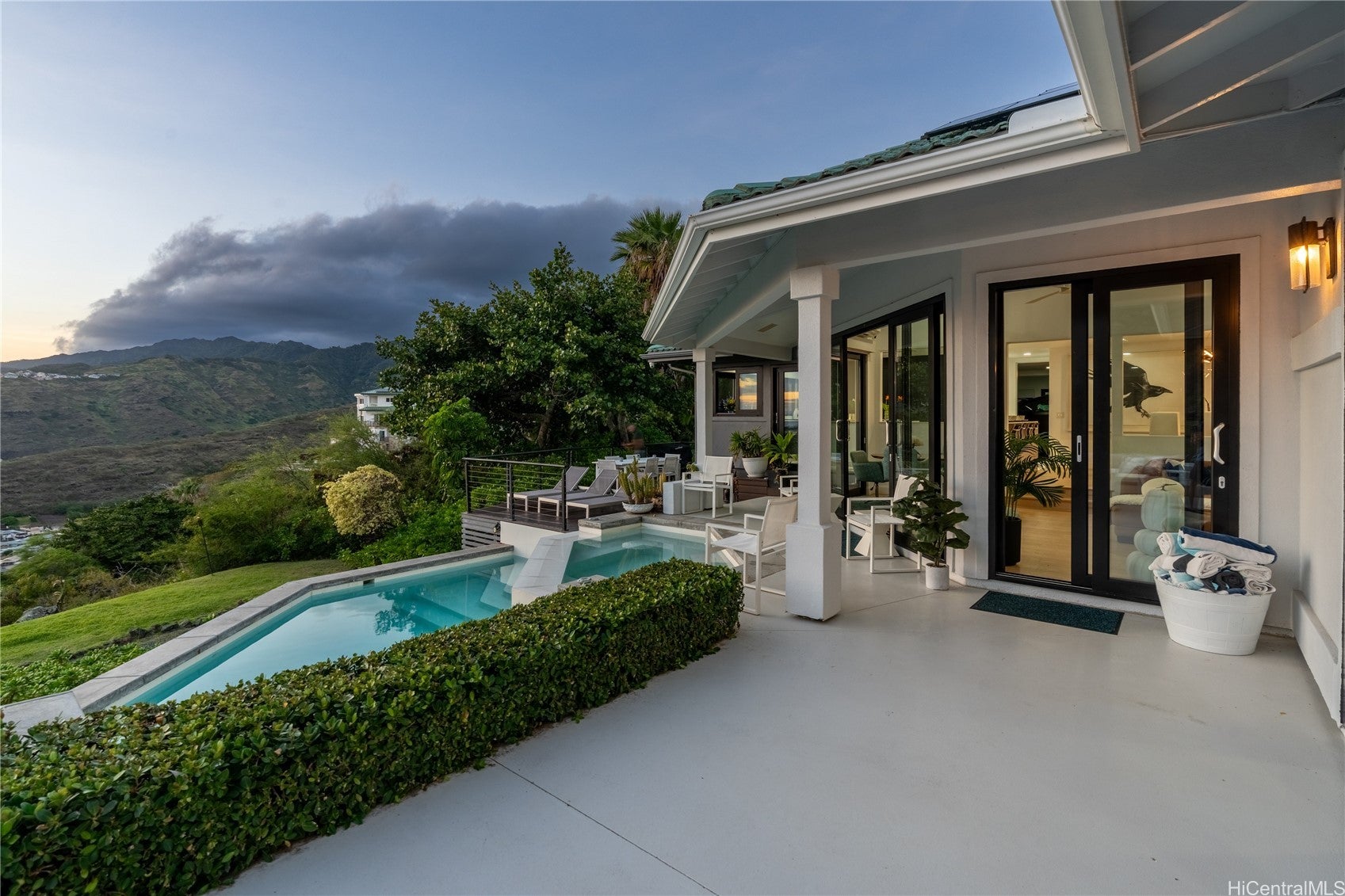 1004 Hanohano Way