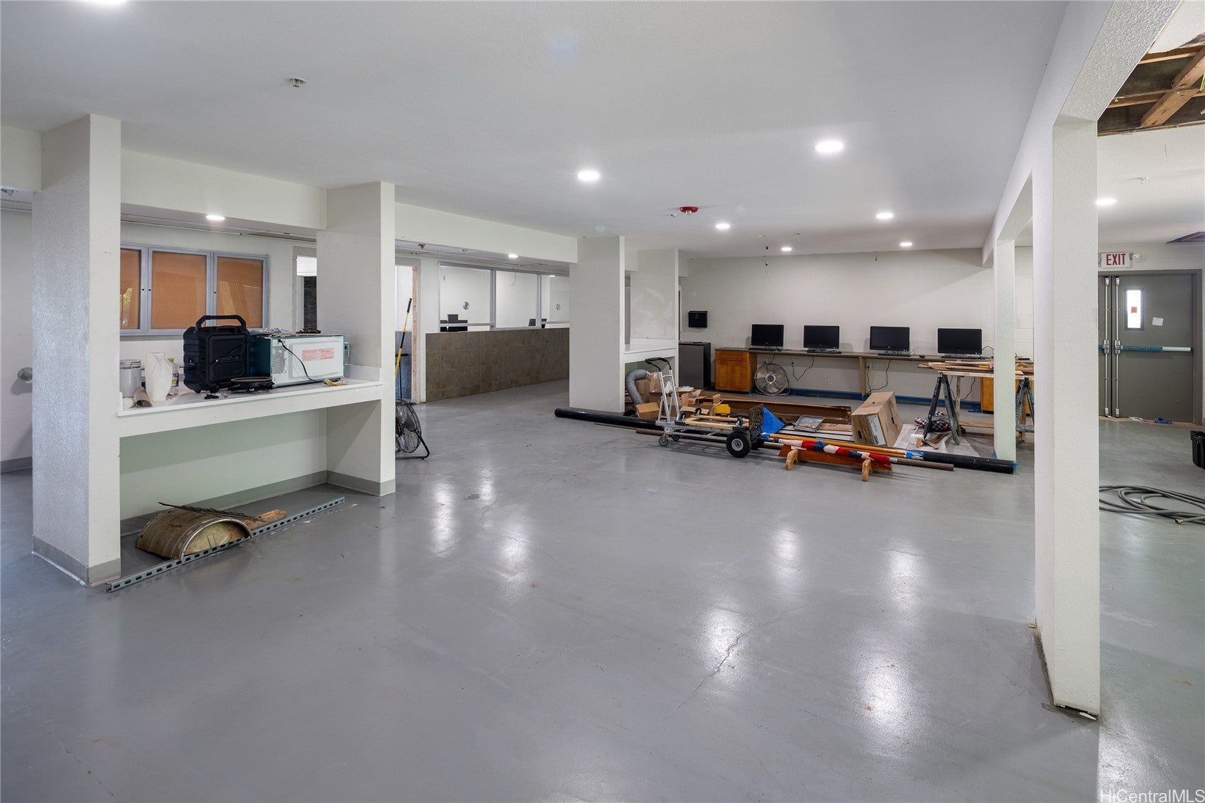 148 Lakeview Circle
