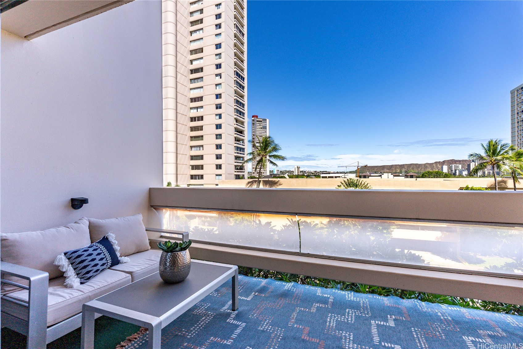 500 University Avenue 532
