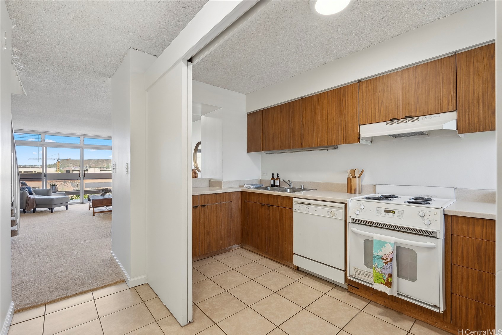 500 University Avenue 532